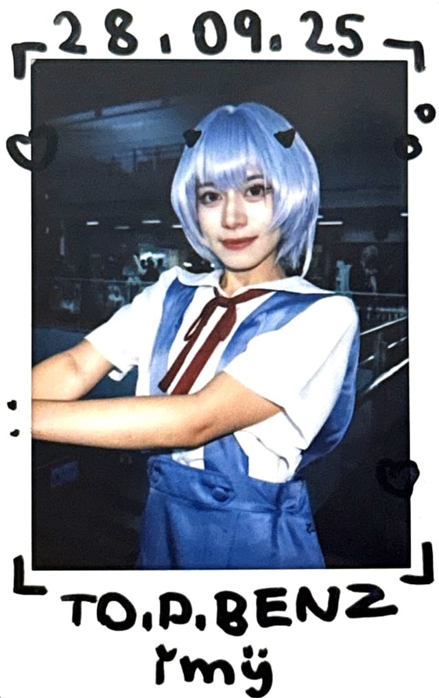 จะบอกว่าเราเมนเรนเลยนะ ในอีวา
พอเจอคุณคอสลุคนี้ผมสั้นไม่ชินเลย
แต่ก็น่ารักไปอีกแบบ 🥰 front